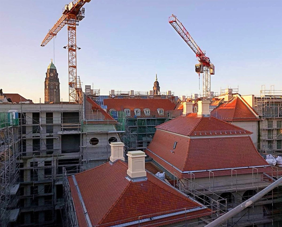 _adlergroup_'s tweet photo. Unser Projekt Quartier Hoym in Dresden geht in die nächste Runde: Der Rohbau ist abgeschlossen und während der Innenausbau bereits angefangen hat, starten wir mit der Gewerbevermietung. 

Bei Interesse kontaktieren Sie uns gerne auf gewerbe@adler-group.com https://t.co/YrBEnZNnz7