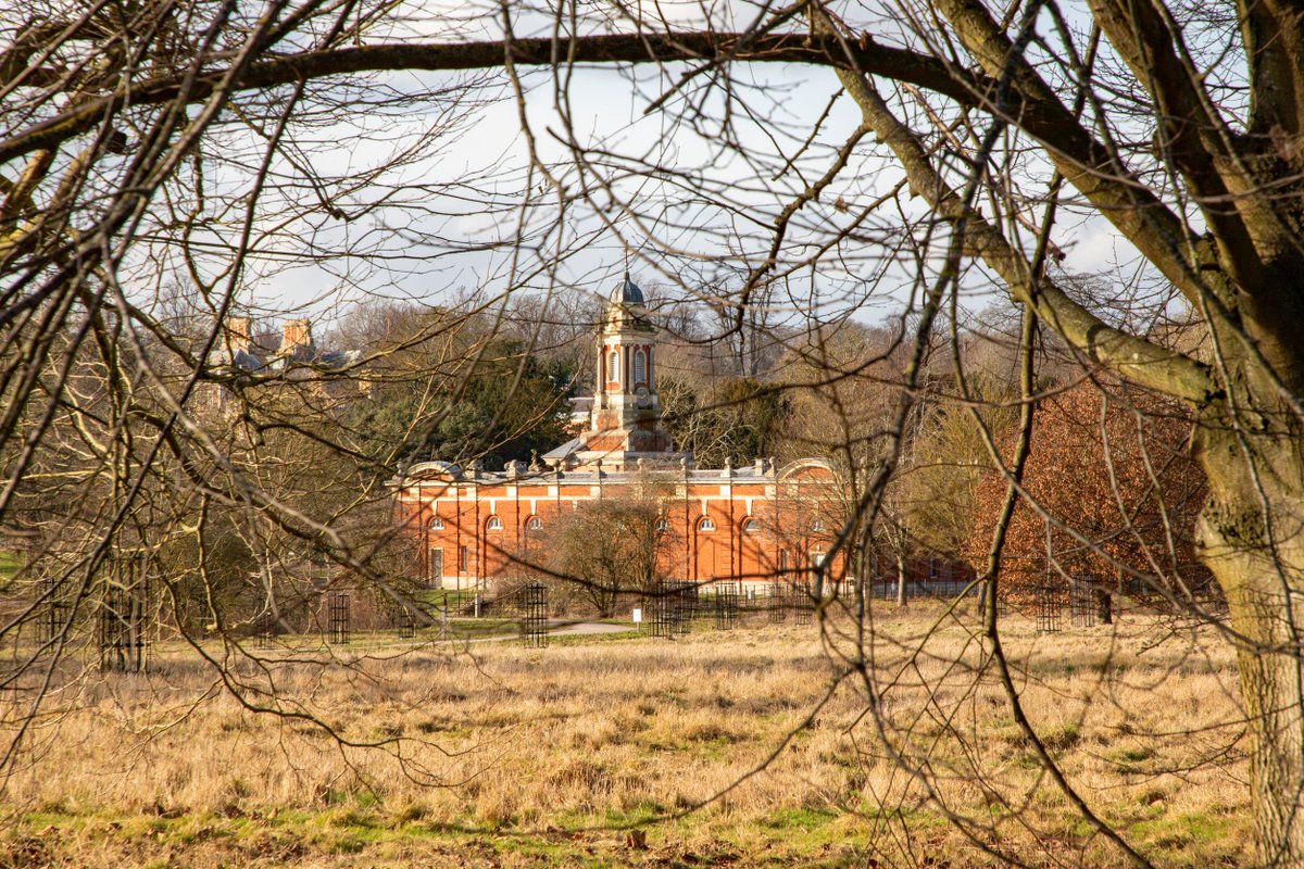 nationaltrust's tweet photo. We’ve started our biggest tree planting project yet: https://t.co/qBmyZ8BspE

With support from #GreenRecoveryChallengeFund and @HSBC_UK, we’re planting 90,000 trees across the Wimpole Estate in Cambridgeshire, helping our target to reach carbon net zero by 2030. https://t.co/CGElV25Acq