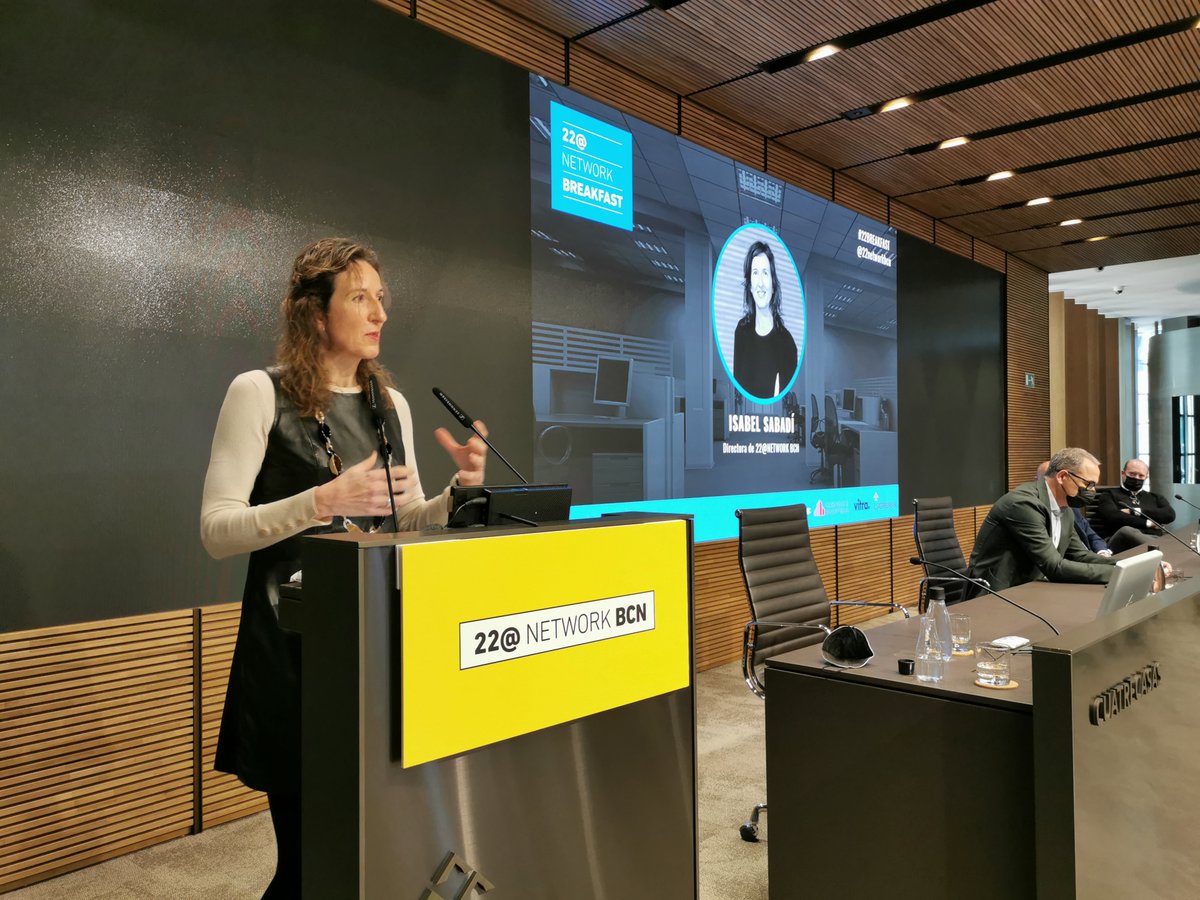 22networkbcn's tweet photo. #22BREAKFAST | @isabelsabadi, Directora de #22NETWORKBCN, explica las novedades del mes de la asociación, el distrito #22arroba y los socios. https://t.co/a5cBP50sVF