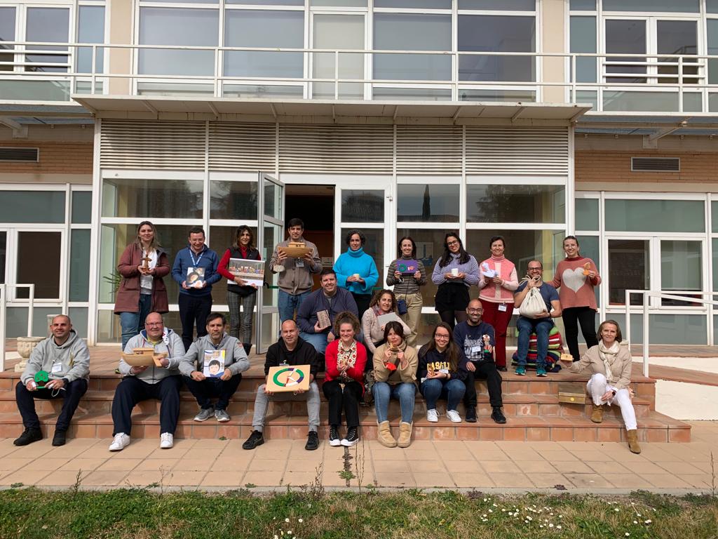 godlyplayspain's tweet photo. Bienvenidos al círculo de Godly Play España al grupo de narradores-porteros que ha realizado el curso básico en @LaSalleMAD @Sallemadrid https://t.co/zkDarl7WS7