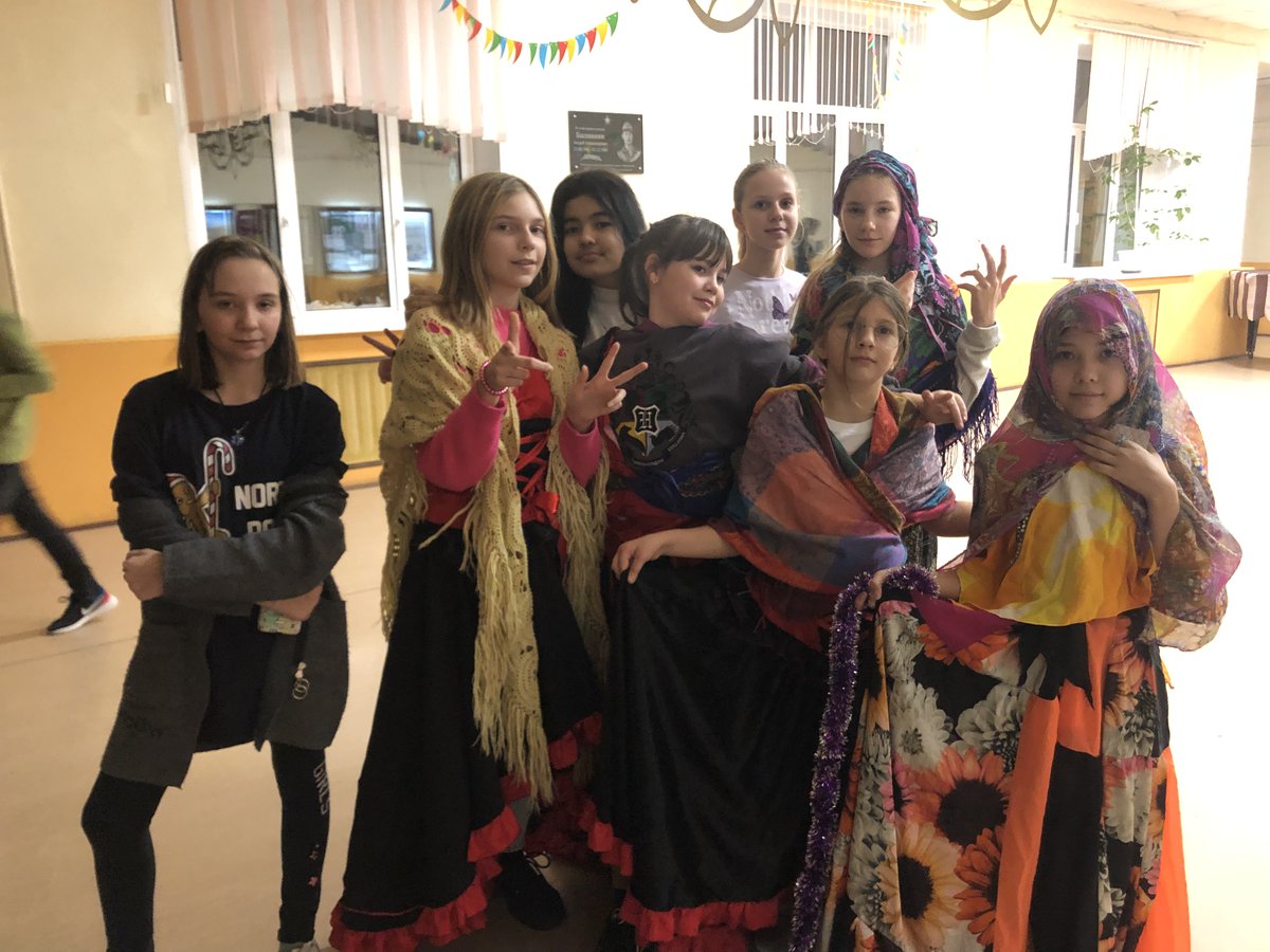 21 февраля в  МБОУ Школе №114 прошёл "День родного языка" посвященный году культурного наследия народов России.
#деньродногоязыка2022