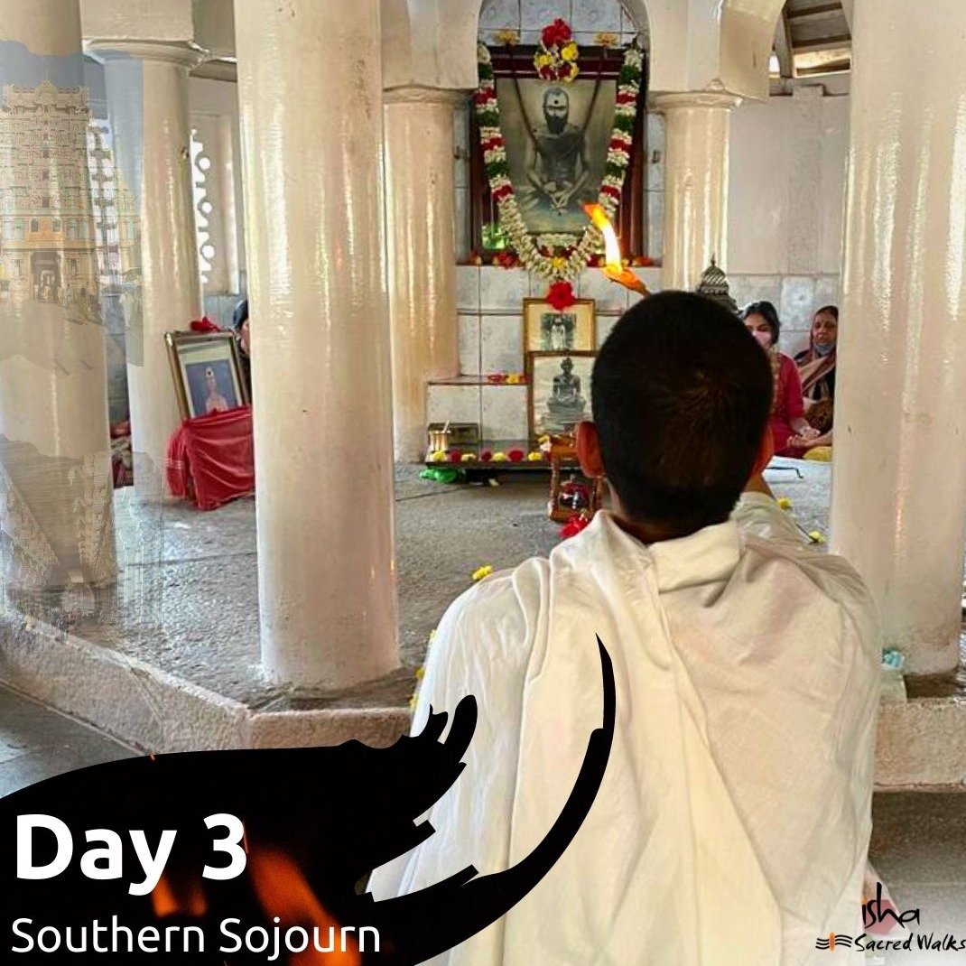 IshaSacredWalks's tweet photo. We arrived at the small and beautiful ashram of Sadhguru Shri Brahma amidst the busy streets of Trichy... This meditation session took us to a new high within. 🧘‍♀️🧘‍♂️

#SouthernSojourn #TamilNadu https://t.co/rDIDi7HZbB