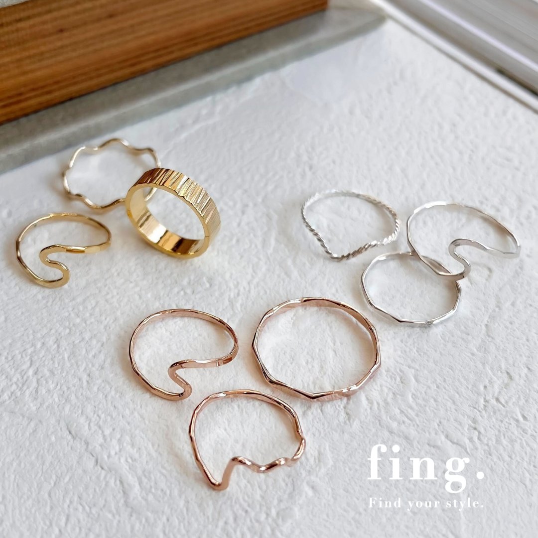 fing_official's tweet photo. 【特別セール開催スタート💍職人が創り上げるクラフトリングセット】

普段使いしやすく、重ね付けも楽しめる華奢リングをお得なセットに！

コーデを選ばず付けやすいおすすめのセットをお得に購入できるチャンス！
是非チェックしてみてください！
https://t.co/40sUpfPlp4 https://t.co/Vkk0xKW2Y3