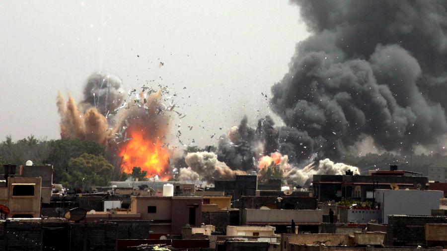 тактика всу живой щит. бомбят ли город дубно в украине. бомбардировка с вертолета. ввс сша бомбят сирию. украина бомбит донбасс.