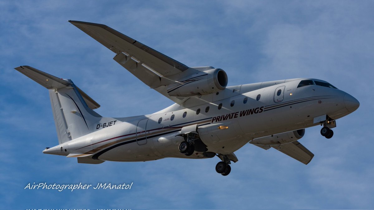 jmanatol's tweet photo. #BuenosDias
#Jueves
Qué gusto da ver operar en @DonostiAir #LESO vuelos #CharterFutbolero como este #Dornier #J328 de @private_wings arribando por la poco habitual #pista04 @controladores
#VuelaDesdeHondarribia https://t.co/dzJYPl27Ap