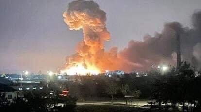 La scelta di #Putin di interrompere le trattative e bombardare #Ucraina è inaccettabile, gravissima e illegale dal punto di vista del diritto internazionale. 
Come accade sempre, le vittime saranno i civili. Nulla può giustificare la pioggia di bombe e i tank nelle città
#NoWar