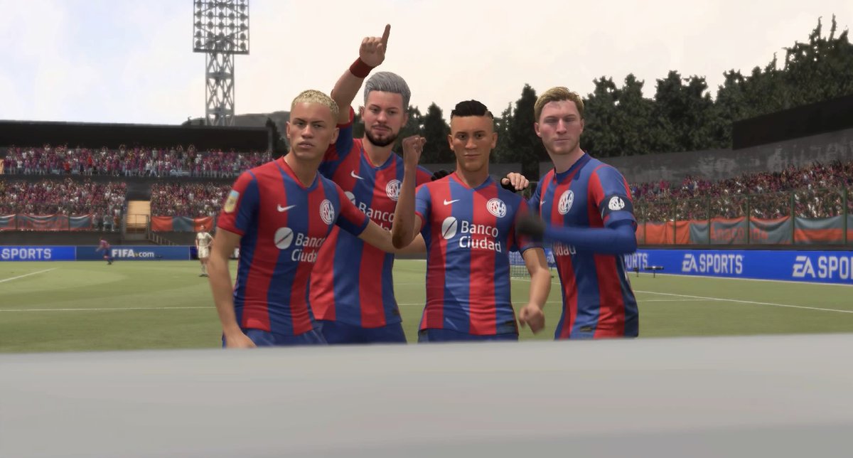 xRonii7's tweet photo. Se volvió a jugar con los Galacticos @Agus_Jarmoluk @aztrofe @RodrigoFawaz https://t.co/gb9jtKixC7