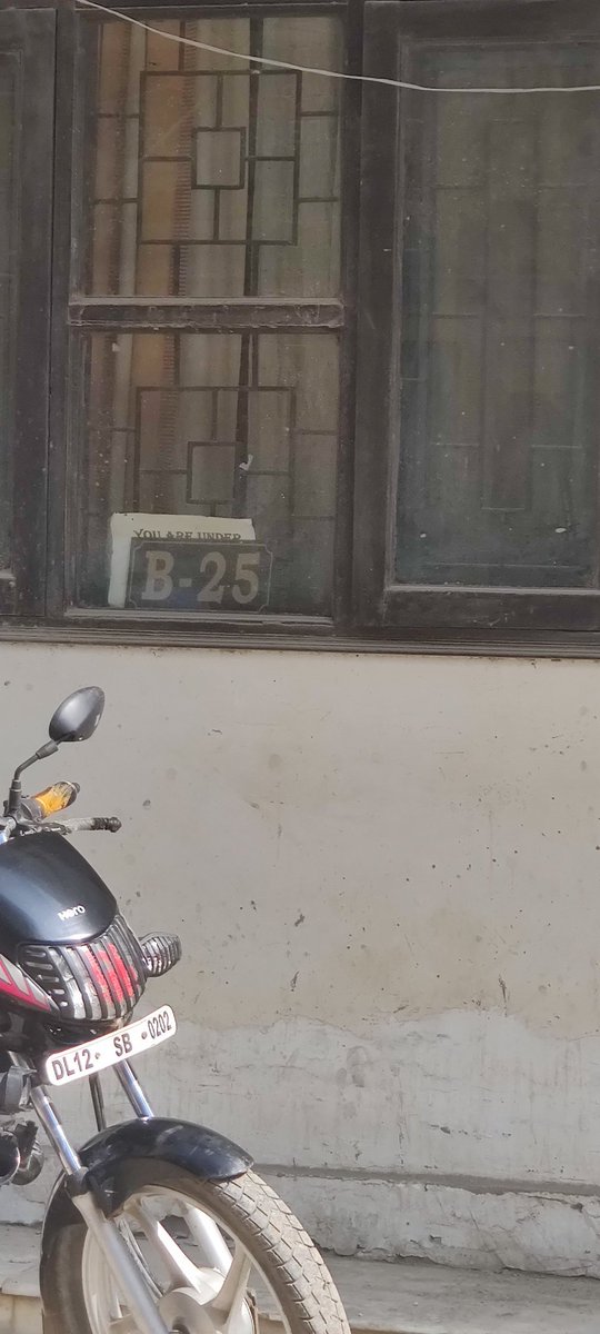 KManojArya's tweet photo. हमारी कॉलोनी के निवासी B-25 ने RWA द्वारा समझाने पर भी पिछले 11 महीने में आज तक यह पानी की टंकी नहीं हटाई है ऐसे ही कई उपक्रम हमारी रोड पर गलत तरीके से बाधा डालते है हमारी कॉलोनी की exit और entry एक है.. ऐसे व्यक्तियों पर सख्त कार्यवाही हो @OfficialSdmc, @DCPSouthDelhi, @dcptcr https://t.co/u99qzBwb0I
