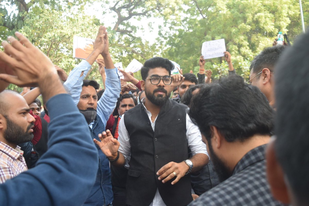 IESramteerath's tweet photo. #IRMS_SSE_JEN_For_Engineers 
Protest on the road!! 

@ravishndtv @TheLallantop https://t.co/DJzhi1HRq2