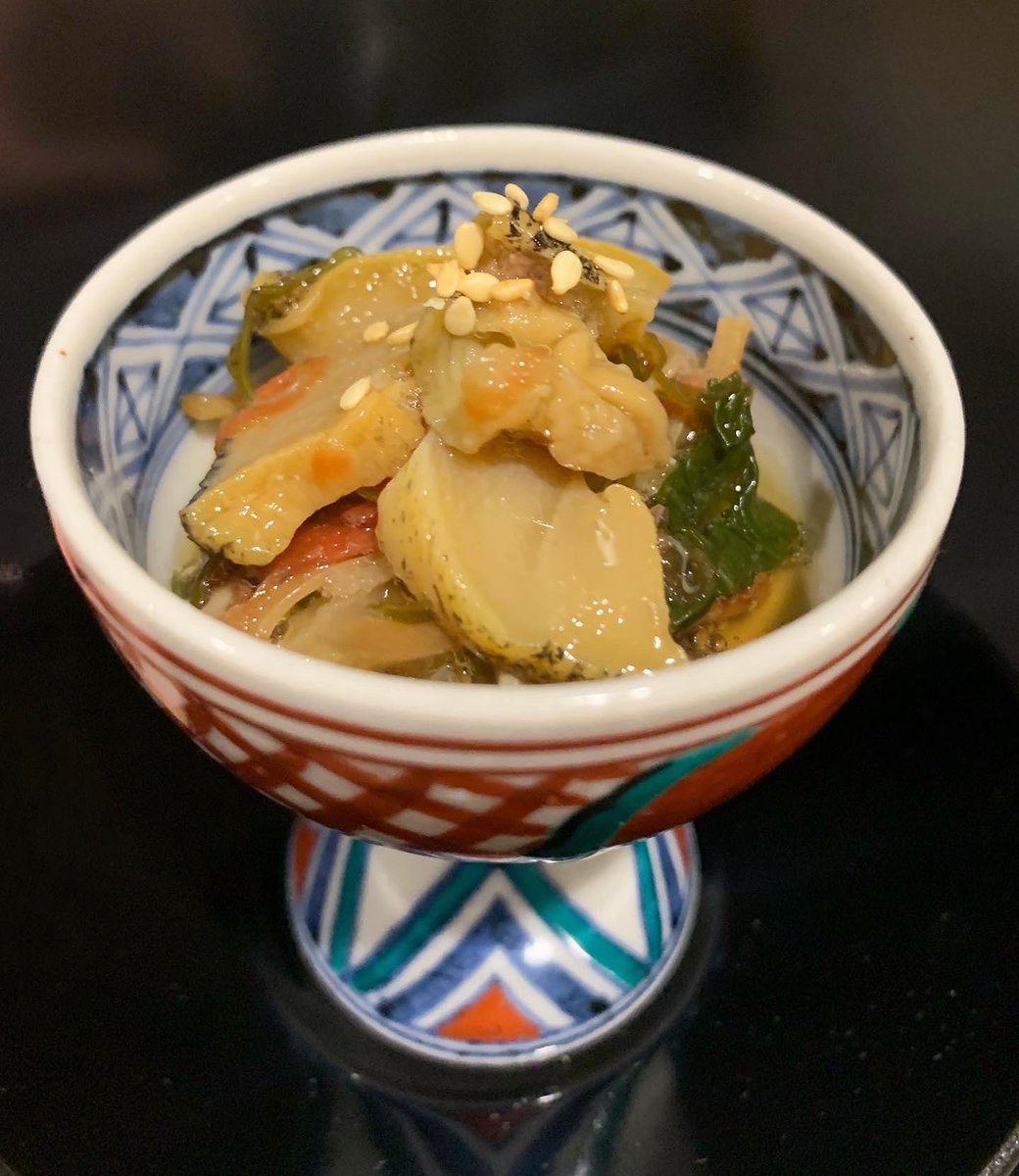 imafuku29's tweet photo. 旬の食材の美味しさを最大限に引き出した今福の逸品料理、二月の人気ベスト5のご紹介です。
▪︎クリームチーズとごぼうたまり漬けの
　　　　　　　　　ローストビーフ巻き
▪︎北海道産　
　　ツブ貝松前漬け
▪︎今福自家製　からすみ
▪︎静岡県産　
　　幻のトマト　酢橘の泡掛け https://t.co/QQXhEGyW7l