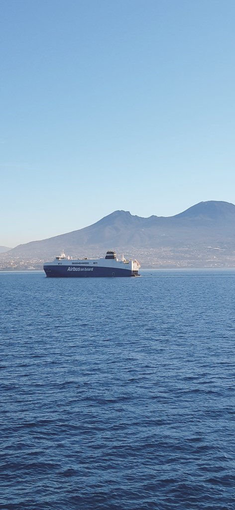 MatDuvel's tweet photo. #Airbus everywhere...#Napoli https://t.co/IVV7ofw5o4
