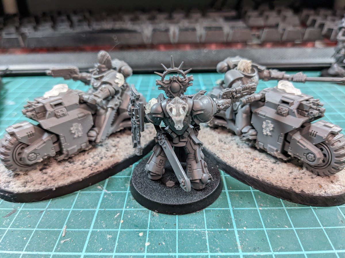 LookingForGeeks's tweet image. Custom Space Wolves Primaris Lieutenant! #warhammer #40k #warhammer40k #miniatures #spacewolves #warhammercommunity