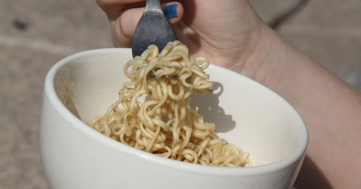 ftify's tweet photo. People Describe The Best ‘Poverty Meals’ From Childhood They Still Love To This Day: Childhood poverty is no joke. But there are certain aspects of growing up poor that people actually enjoy that upper and middle class kids usually don’t experience. One… https://t.co/WuqV9m1i68 https://t.co/Z5ZuFXY89z