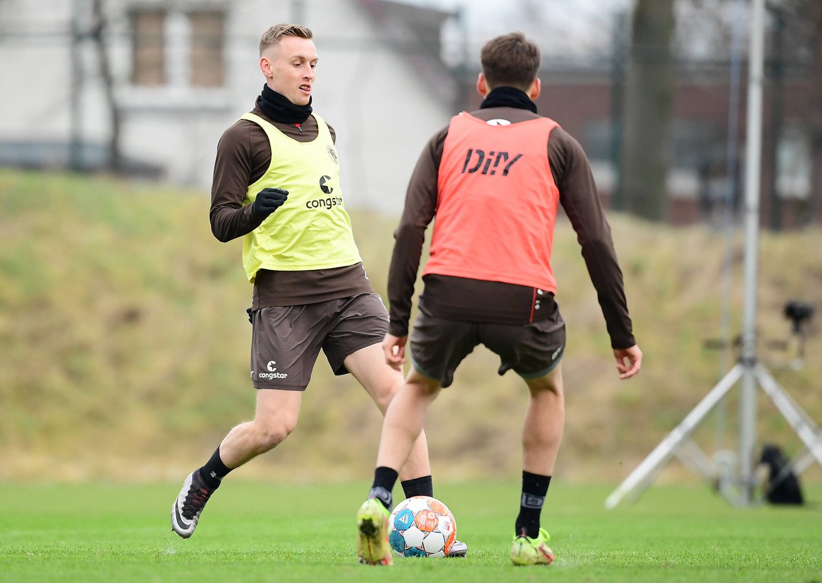 fcstpauli_EN's tweet photo. #Schultz on his squad: "Sebastian #Ohlsson injured his knee in training yesterday. He'll undergo further examinations but won't be available to us for the time being."
#fcsp | #fcifcsp https://t.co/sFZRoR3aCL