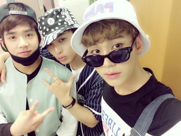 btobwtf's tweet photo. mcountdown today see u π₯² #dealingwiththepain https://t.co/3jZrry7pux
