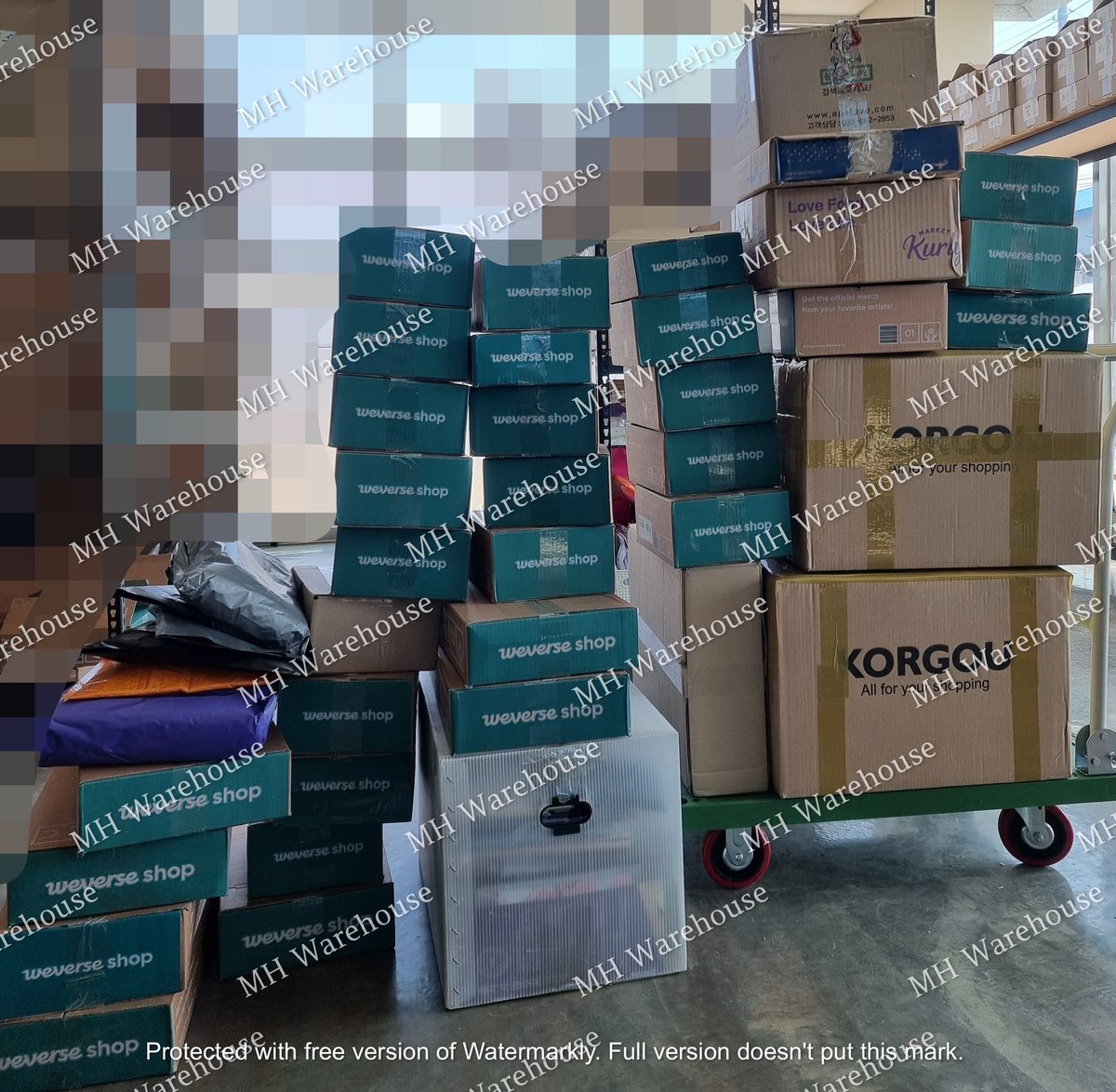 mhwarehouse's tweet photo. Arrived in Warehouse.
Not much but always thank you for using us.
📦🙏❤️
#mhwarehouse #MH #packages #warehouseservice #kpopwarehouse #warehousekorea #needwhkr #needkraddress https://t.co/aS0Y9JDZIp