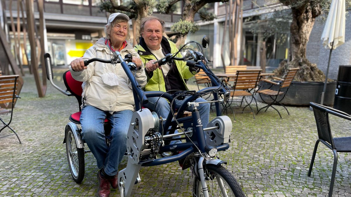VanRaamBikes's tweet photo. 🗣 Christa and Horst: "We use the side to side bike Fun2Go daily and make a tour around the Maschsee every evening, through all kinds of weather." ☀️🌧
Read their story here ⬇
https://t.co/CS6hSgAtuF
#sidebyside #duobike #Fun2Go #VanRaam #Maschsee https://t.co/nfhQcp9tXU