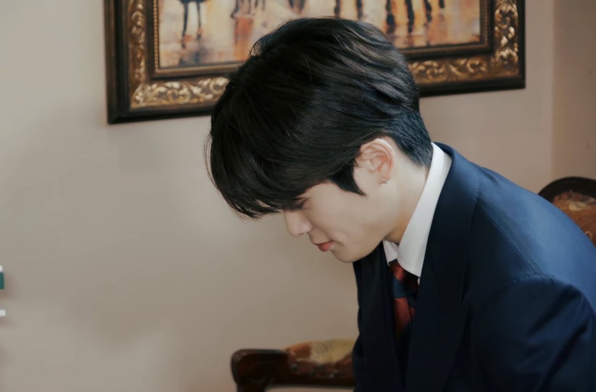yunotized's tweet photo. oh jaehyun would definitely fit a private school drama https://t.co/dWzTY5r7Gf