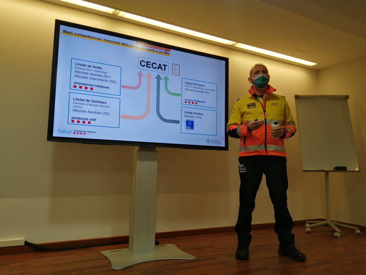 semgencat's tweet photo. #Estàpassant 🆕

💬Juan Jose Verge ,Sotscap Territorial del Camp de Tarragona i Terres de l'Ebre comença la seva ponència sobre la gestió i el registre d'incidents amb múltiples víctimes. 🚑💥 

@SoCMUE @soctescat https://t.co/blMXR3D4Jf