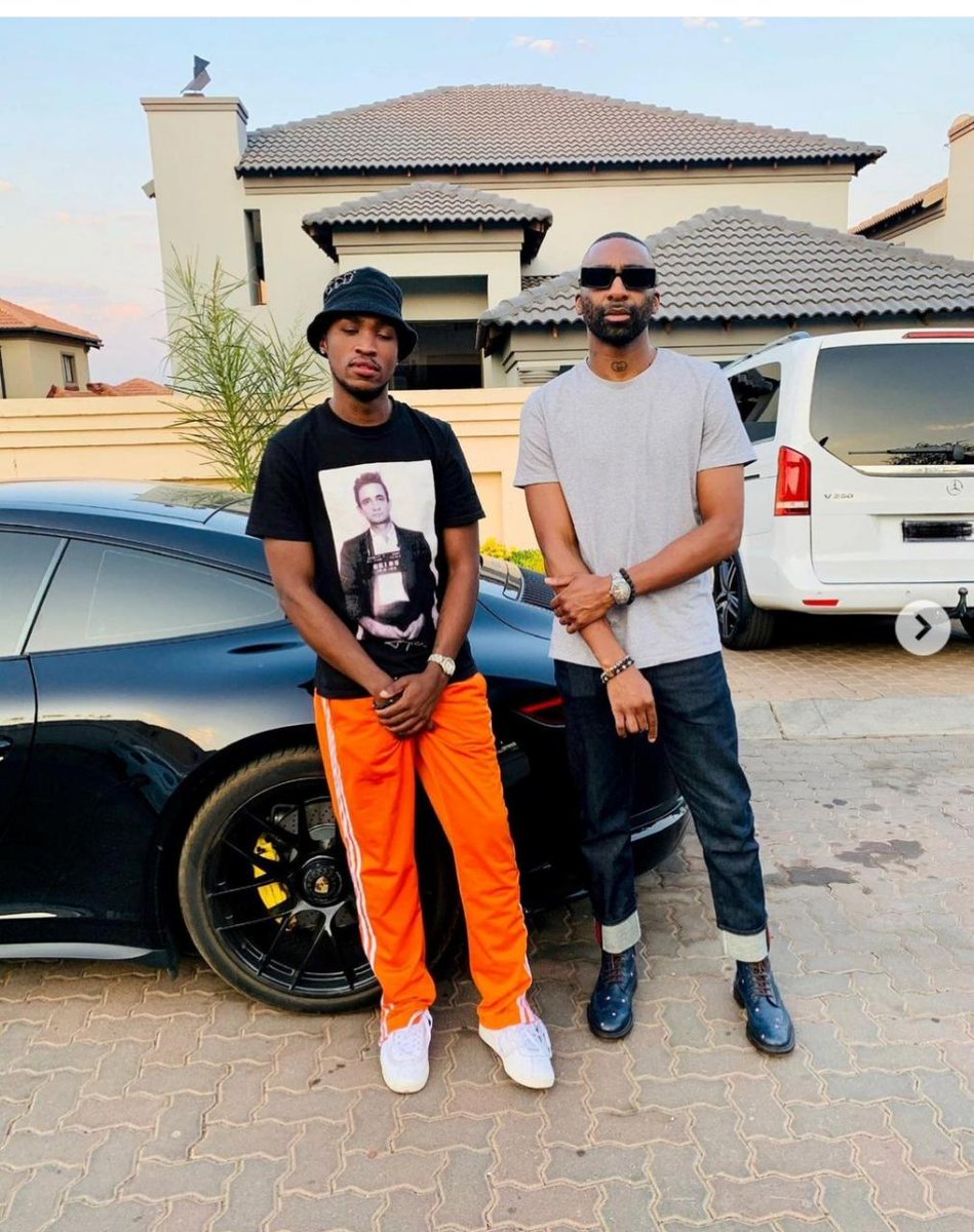 Dvrkone007's tweet photo. Yoh Vyno will be crushed when he leaves the Big brother house shem 💔... I wish Big brother can deliver the news to him 😔💔 https://t.co/V6lVbPN3fr