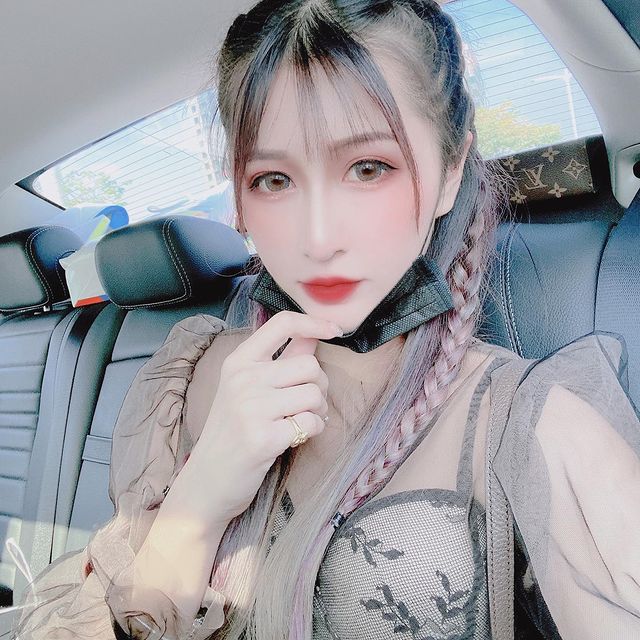 Anna5461454's tweet photo. May the virus end soon🥺🥺 https://t.co/o0aQ46A5e6