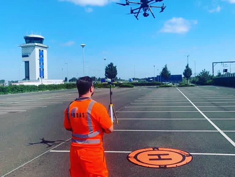 weareruas's tweet photo. A #tbt to a sunnier time, conducting flight operations within the runway airspace of Southend Airport. In constant contact with Air Traffic Control, relying on constant professionalism and diligence from both parties.
To see more, visit https://t.co/GzSTDRqNfq

#drones #Airport https://t.co/IgKor9CTgX