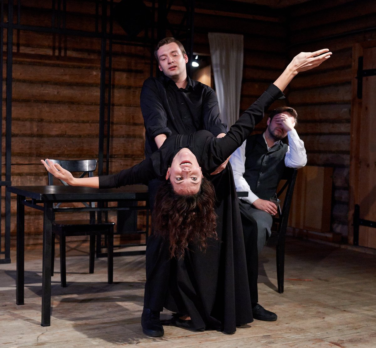 26 февраля в 17.00 приглашаем на спектакль Мелиховского театра «Выстрелы и поцелуи»
 chekhovmuseum.com/visitors/event…
#Мелихово #Чехов #городскойокругчехов #музеиподмосковья #культураподмосковья #культмо #нашеподмосковье #ПушкинскаяКарта #пушкинскаякартаМО #ведисебякультурно