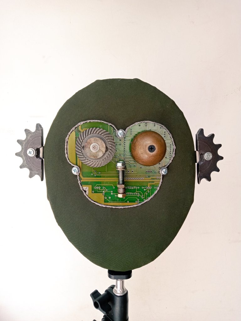adiprayogoyusuf's tweet photo. My second #artwork for the @dapenft community. I hope now you will really like it. As usual I make it from recycled materials. and I named him "DAPE Steampunk Army". Have a good enjoy. 🎨
#NFTCommunity #nftart #NFT #NFTartwork #art 

SpiritBreaker#5797 https://t.co/Pl5LWxPtSO