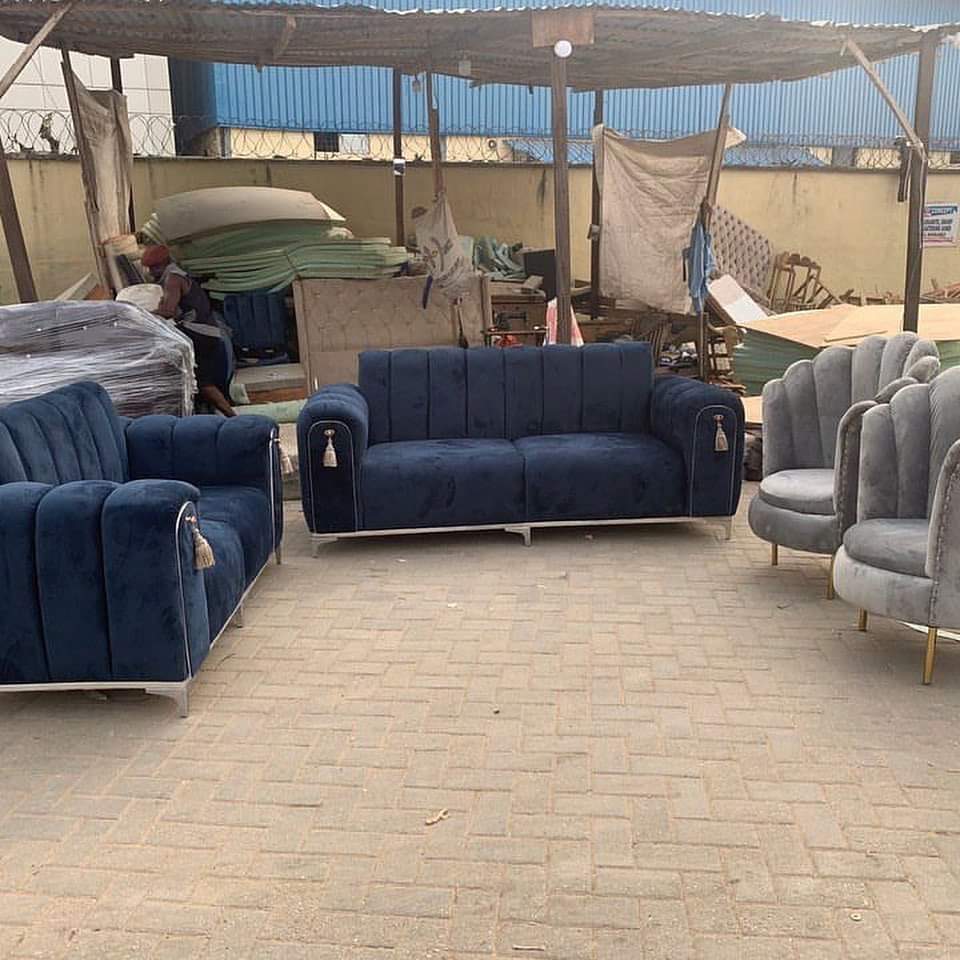 abbaxerngou's tweet photo. 08080833627 call and WhatsApp we specialize on all kind of furniture work such as Royal bed, Royal chairs, simple bed, simple chairs,show Glass, kitchen cabinet, home accessories all other kinds of furniture work and contract.
Location Zoo Road Kano.
Nationwide delivery. https://t.co/AepbDJyzK7