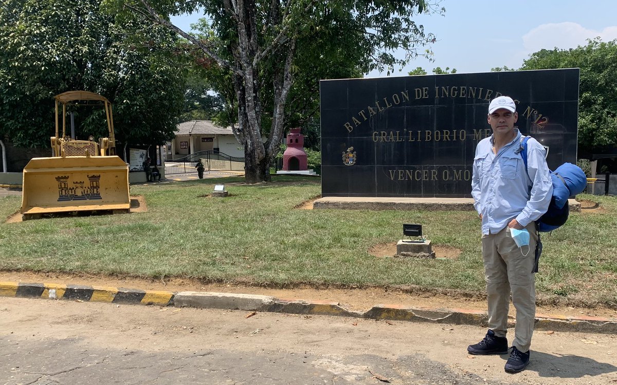 JLEsparzaG's tweet photo. Acompañé en Caquetá a @IBetancourtCol,  en su catarsis por el vigésimo aniversario de su secuestro. Visité a mi primera unidad. Fue un acto humano, de apoyo, amistad y solidaridad con quien fue leal en el momento más difícil de mi carrera; mi llamamiento calificar servicios. https://t.co/tbeWpLGF2S