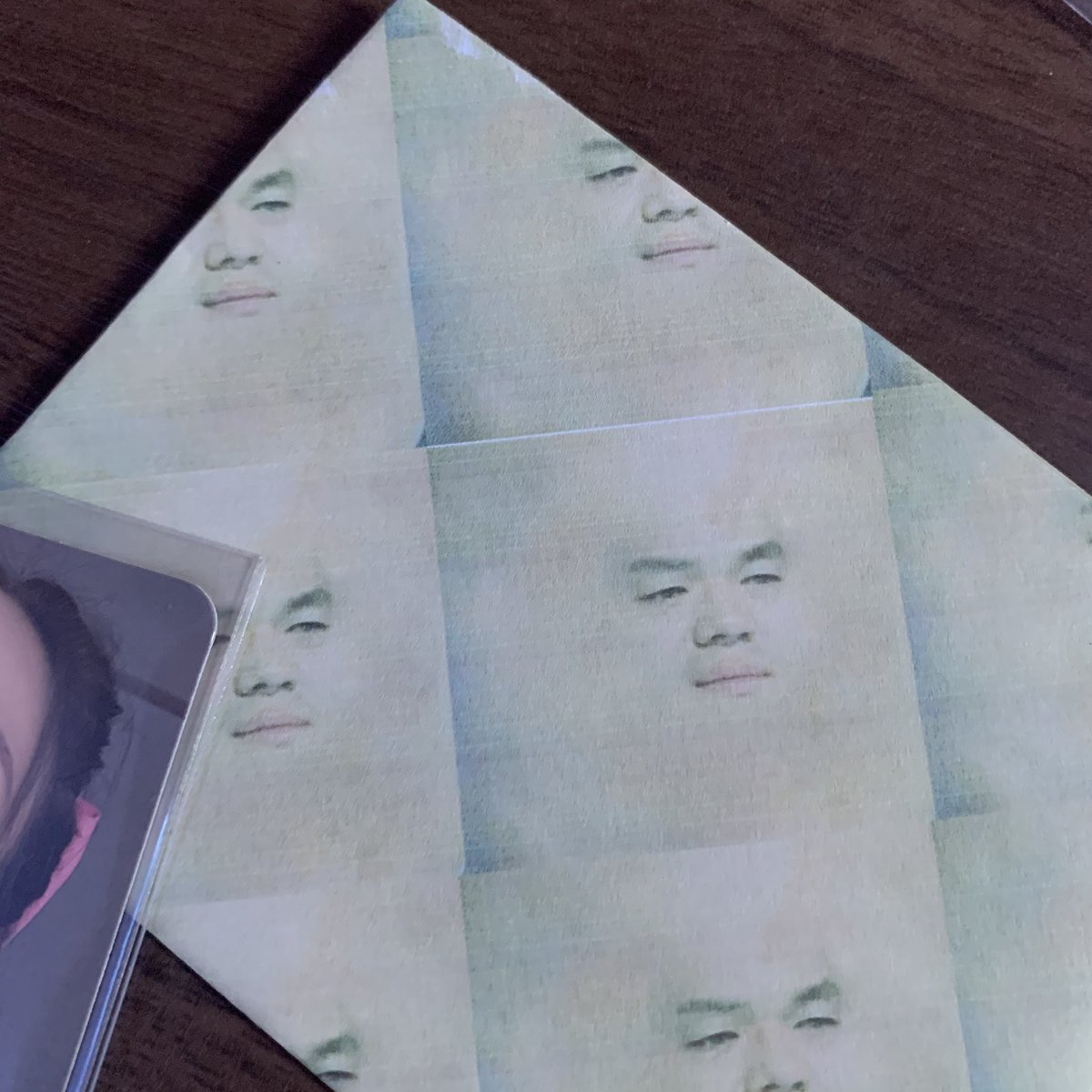 x2wiceu's tweet photo. wala man lang pasabi na may jump scare pala tong parcel na to 😫 CHAR tysm @http_sanayeon for this trade and for the sana id freebie. really love it <33
#httpsnyfeedback https://t.co/fIS1mTPEQG