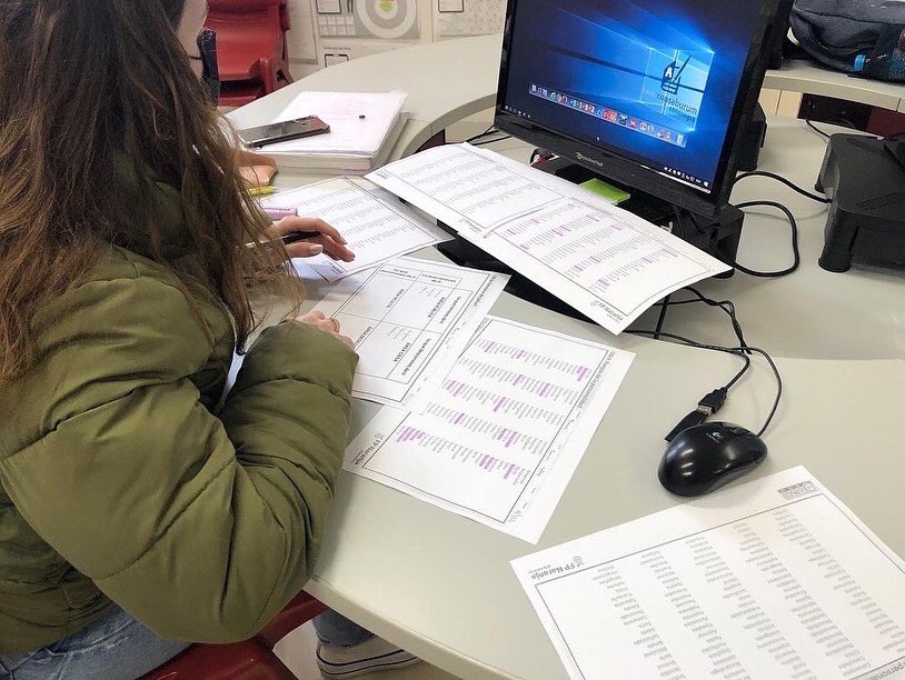 FPnaranja's tweet photo. Nueva sesión de @FPnaranja
Con píldora formativa de @anipenalvera hoy hemos trabajado la #ventanadejohari súper potente herramienta de autoanálisis, extrayendo conclusiones muy importantes a nivel individual, pero claves dado el momento que vivimos
#gestiónemocional en #fp https://t.co/LnYKNOhaHt