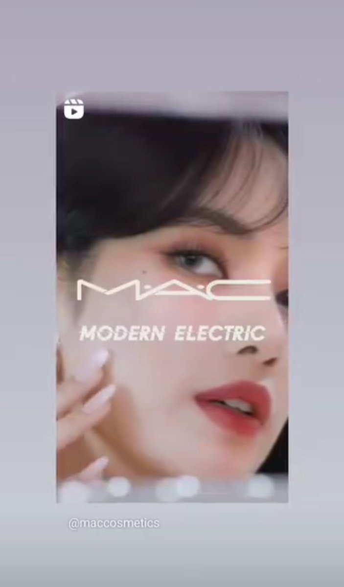 Iit_mJL's tweet photo. LISA X MAC COSMETICS
DESIGNED BY LISA
#BLACKPINK #LISA #MACLOVESLISA #MACcosmetics #MACEyes #MACLightfulC @BLACKPINK 🖤 @ygent_official 💖 @MACcosmetics ⭐ https://t.co/uPffkAVQBG