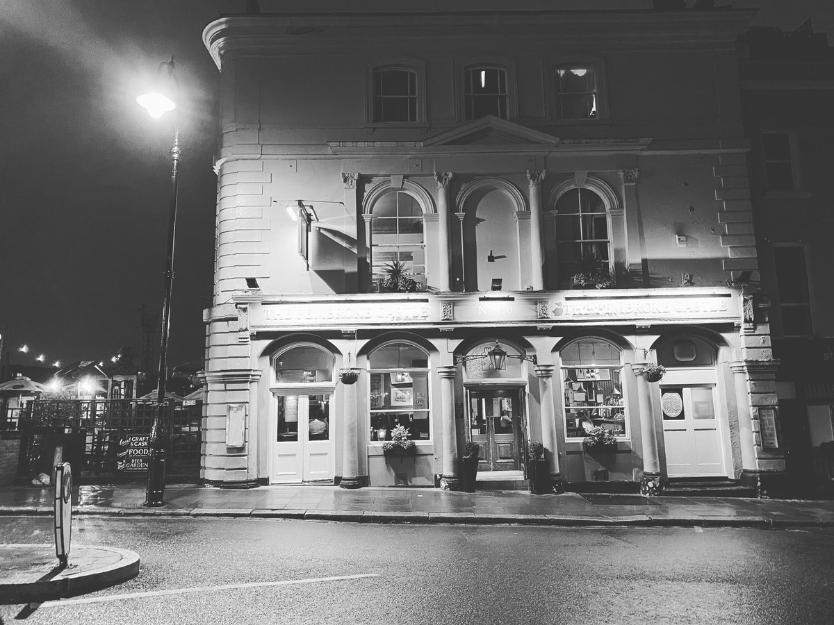flyinggravityuk's tweet photo. I hope you’re all well. Submitted another song for the end of the month. Watch this space and see you there soon. #postrock #instrumental #rock #flyinggravity #london #streetphotography #newmusic #musicianlife #music #metaphor #mixing #mastering https://t.co/HJOOjvC9z4