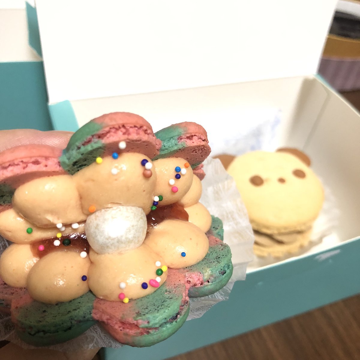 0428Ran's tweet photo. 可愛くて美味しいマカロンやさん
みっけた👀幸せ❤️ https://t.co/J6idwt8Lrl