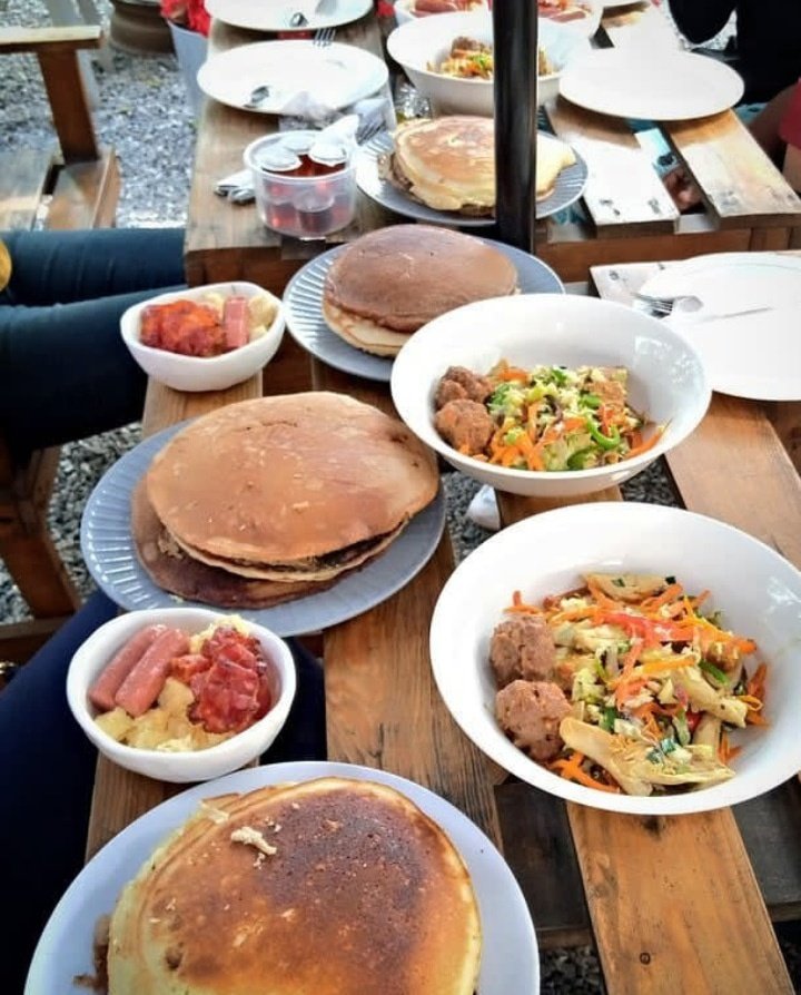 PancakeHubNG's tweet image. Mirror Mirror on the Wall....😊 Take your eating position 😋

#pancakehub #pancake #breakfastspread #specials #yummymeals #mirroronthewall #foodies #position #eatrealfood