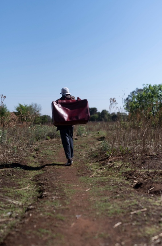 Ambitiouz_Ent's tweet photo. To everyone who has ever packed their bags and left home to look for greener pastures. We hope your dreams cone true π π
For strength and inspiration,please watch #Nthapelleng by @DoubleupMatome
https://t.co/jWi9ViCfqn https://t.co/SNg0iJoFZw