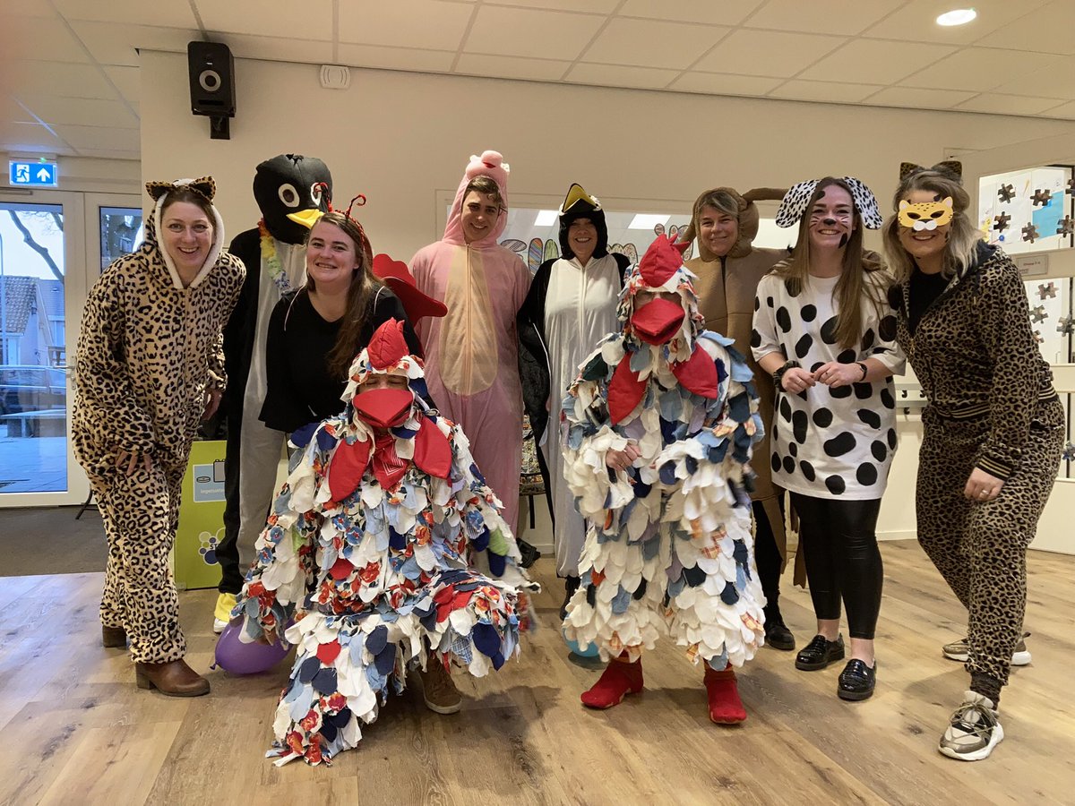 RKPWA_info's tweet photo. Eindelijk Carnaval op de PWA. En de ouders weer in de school ! Dank BOV https://t.co/Shj3qTnhOT