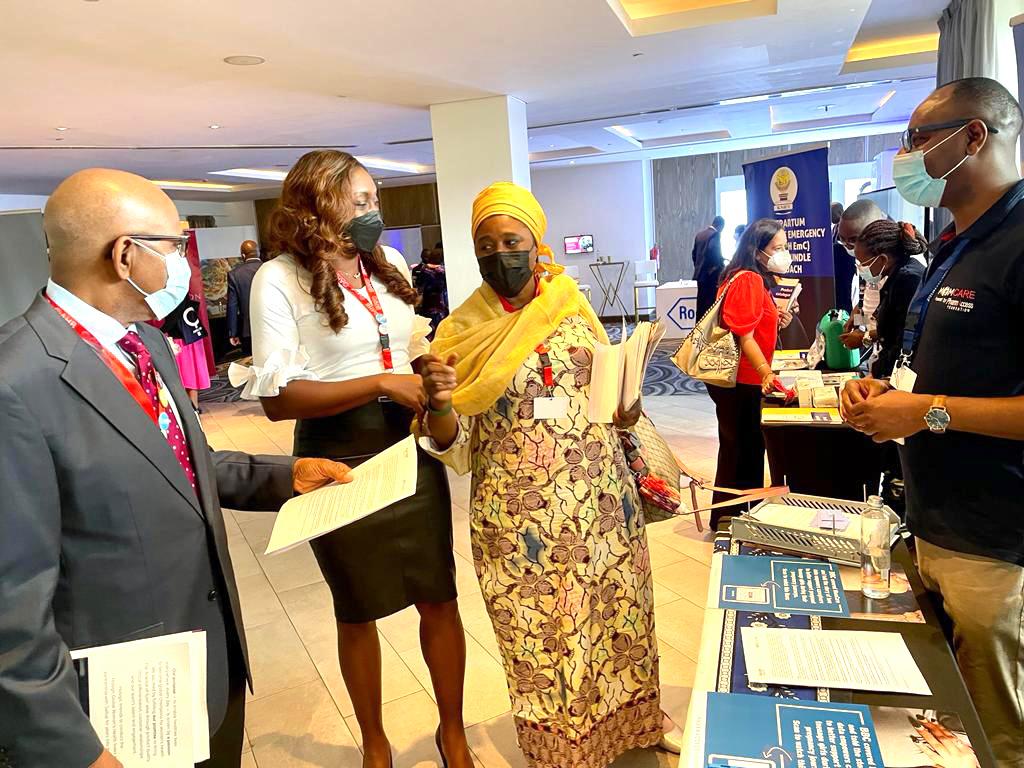 PharmAccessNIG's tweet photo. @Fmohnigeria- Minister of State for Health @DrMamora, Director-Dept of Family Health @drsalmaibrahim1, @PharmAccessOrg-CEO Nicole Spieker &amp; our Country Director @NjideN at 2022 
@AHBSymposium themed: Advancing Women’s Health in Africa in partnership with @MOH_Kenya #AHBS2022 https://t.co/RdWvTtkmlg