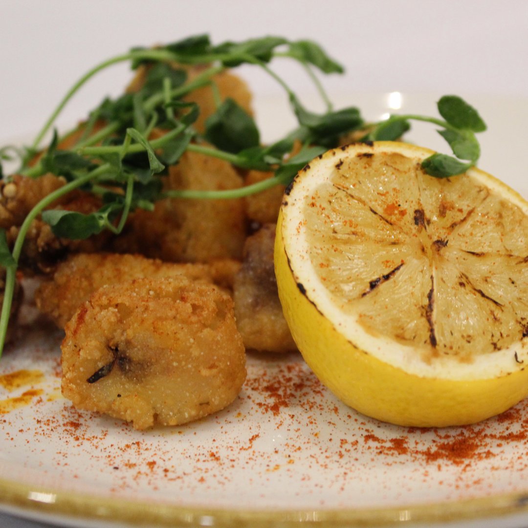 lobbyonhill's tweet image. Famous #Hinge question...what's the dish you always order for the table?

Calamari of course 😉

#starters #appetizer #calamari #food #foodie #foodphotograhy #foodpics #foodstagram