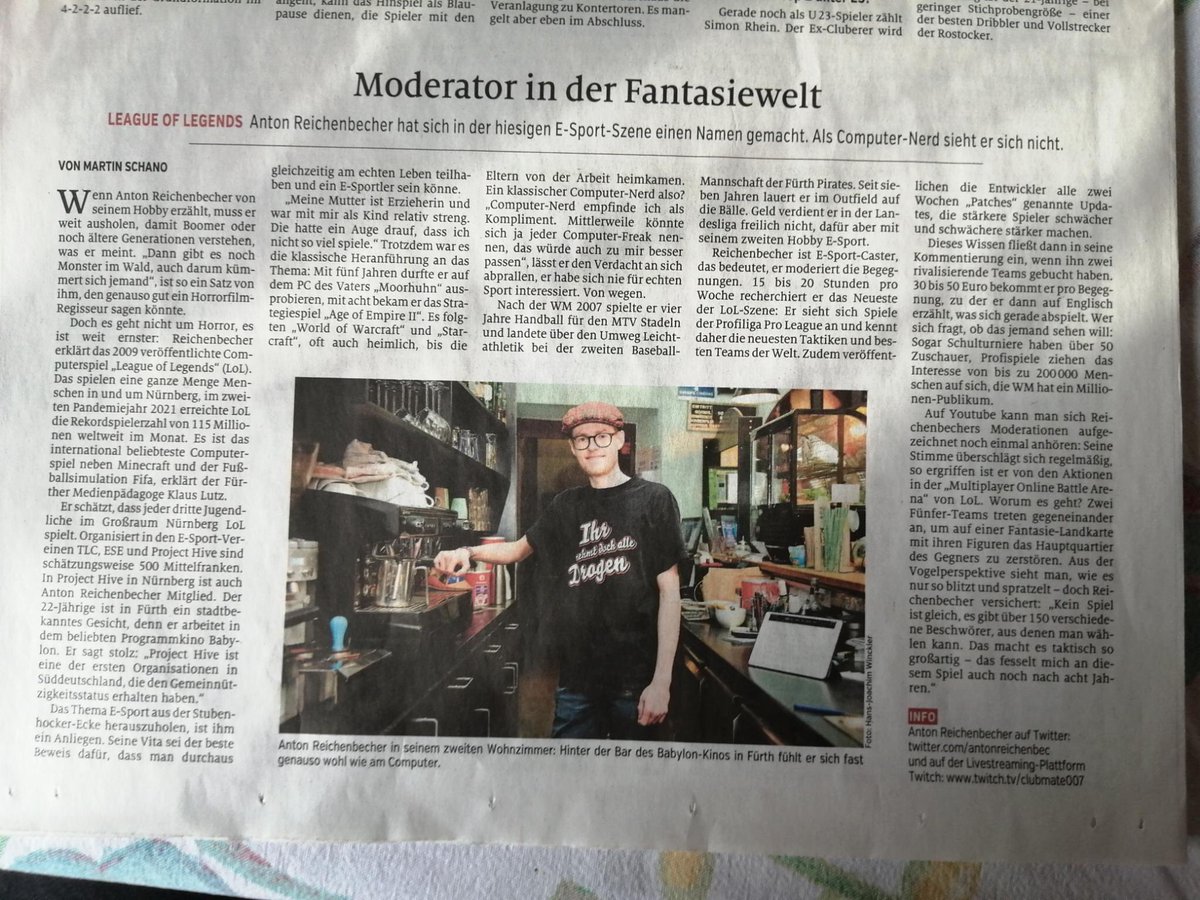 AntonReichenbec's tweet photo. Mama!!! Ich bin in der Zeitung zum Thema eSport! 😍 #esport https://t.co/bpqXxKcEPh