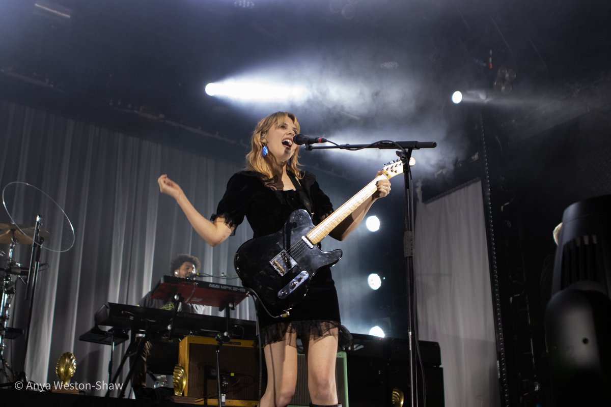 Anyaws1's tweet photo. @wolfalicemusic @elliecrowsell @LiverpoolGuild Some photos I took on my first press pass event at Wolf Alice in Liverpool! https://t.co/jXma6Y5yI3