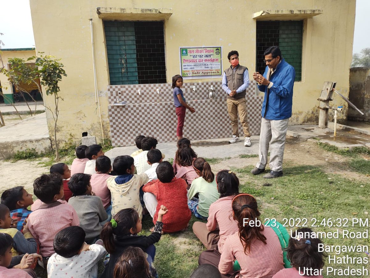 SafeApproachNGO's tweet photo. जल जीवन मिशन | हर घर जल योजना | Jal Jeevan Mission (JJM) Yojana. Bjp की सरकार का कहना है कि जल जीवन मिशन को अब पूरी शक्ति के साथ आगे बढ़ाया जायेगा, और सभी के घरों तक शुद्ध पीने का पानी पाइप के जरिए नलों तक पहुँचाया जाएगा। https://t.co/iAGmPUrK48