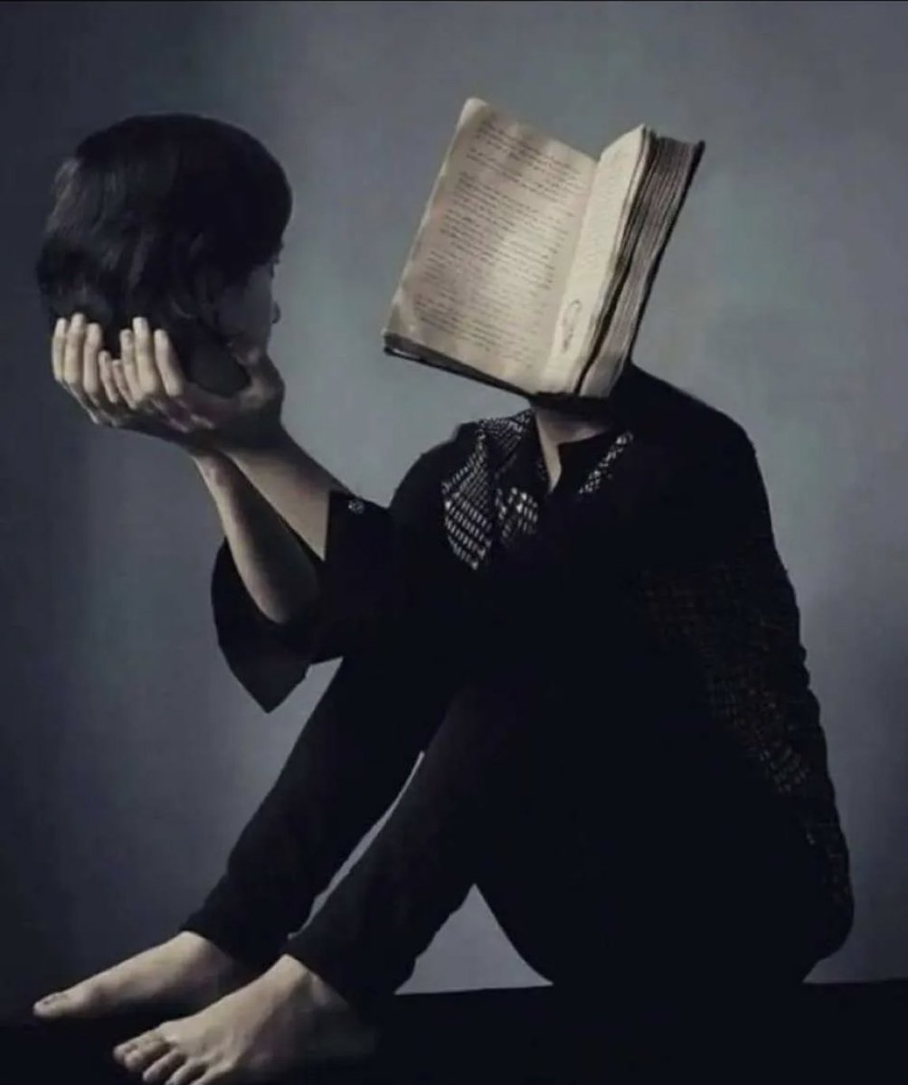 بدلا من التطفل على خصوصيات الناس حاول 

أن تتطفل على المناطق المظلمه في عقلك 

تلك البقع التي لم تحظ بنمعمةً الفهم حتى الآن 

#لأنه_يحبك_أرشدك_اليه_محبة_الله