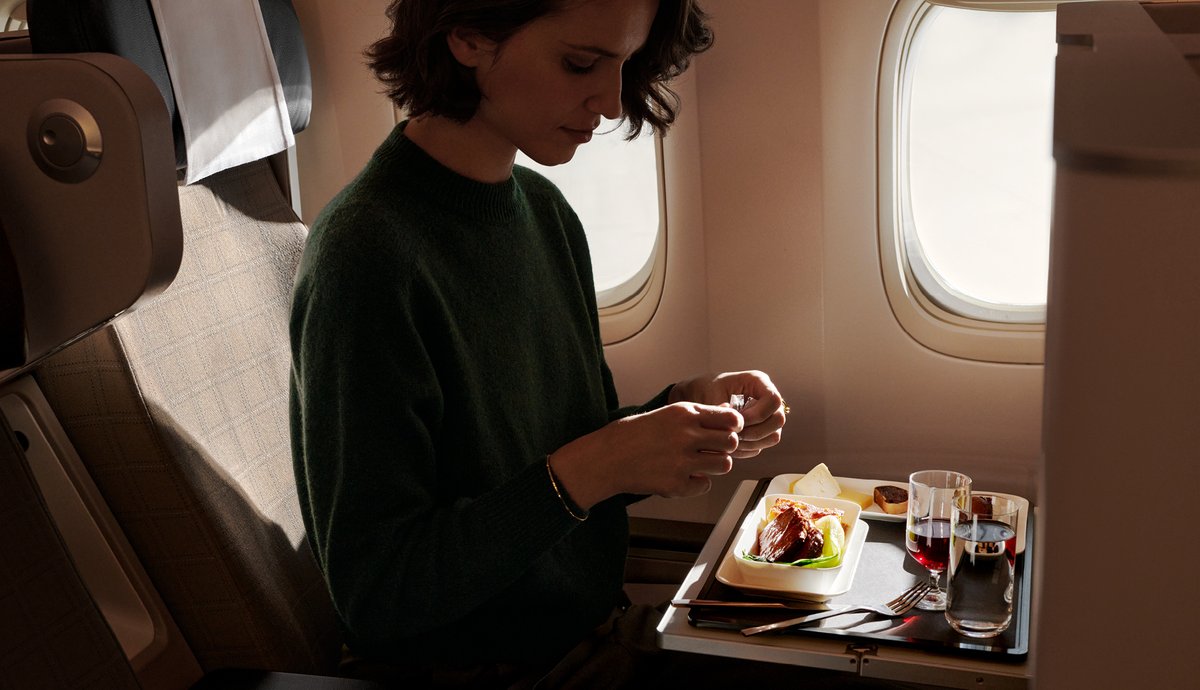 LX_Newsroom's tweet photo. SWISS presented its first aircraft to be equipped with its new Premium Economy Class at Zurich Airport today. The new class of travel complements SWISS’s existing Economy, Business and First Class products. More Information: https://t.co/yLurMLBHQt https://t.co/Mo5ZtSfozt