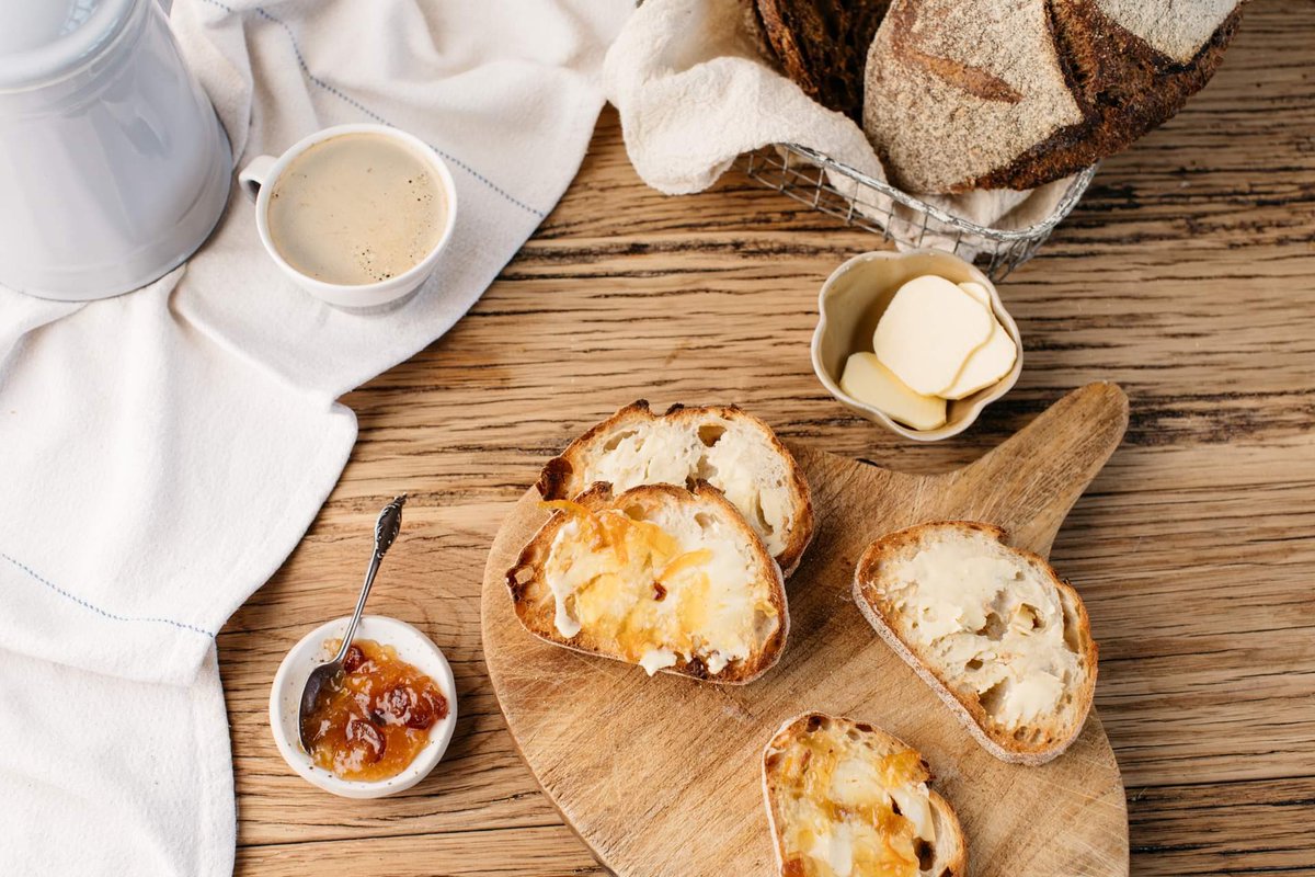 lovinglyartisan's tweet image. Celebrate toast! It’s the best all day, anytime of day treat! #nationaltoastday with @breadawardsUK ~ Placing #readbread in the centre of the table! @RealBread #sourdough
