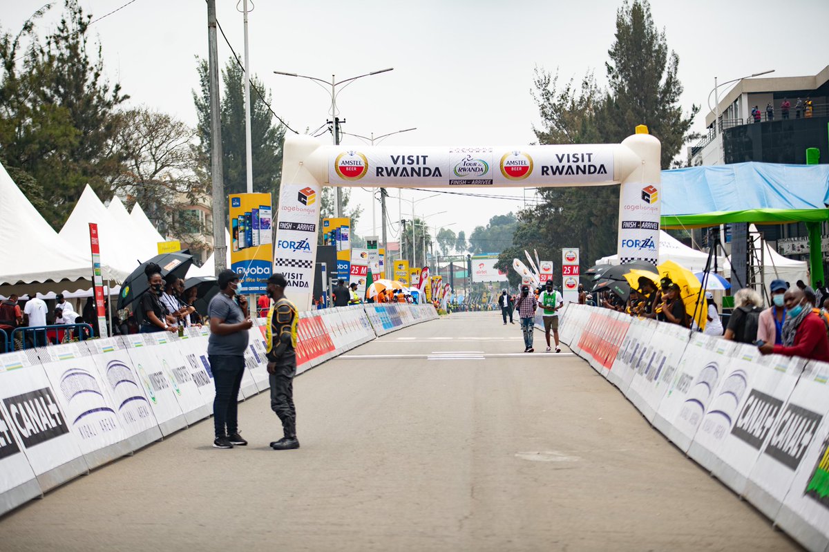 SPRwanda's tweet photo. What a great atmosphere here in Musanze!
In a few minutes, we will know who will be the winner of stage 5.
#SPStation #SPRwanda #TdRwanda2022 #OfficialBronzeSponsorTDR #FuelYourRide #Rwanda2025 #SPFuel #StationService #LPG #RwOT #RymaxLubricants https://t.co/d9rqmKFe59