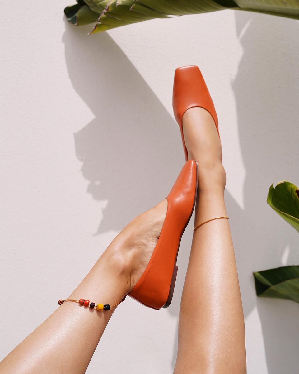 Rinascente's tweet photo. Lo stile perfetto per danzare oltre i propri limiti, senza perdere il controllo. I modelli della nuova collezione #MariaLuca x #VikyRader, ti aspettano in #RinascenteMilano.

#Rinascente #Milano #VikyxMariaLuca #putyourleftfootforward https://t.co/SIaYTY8UPb