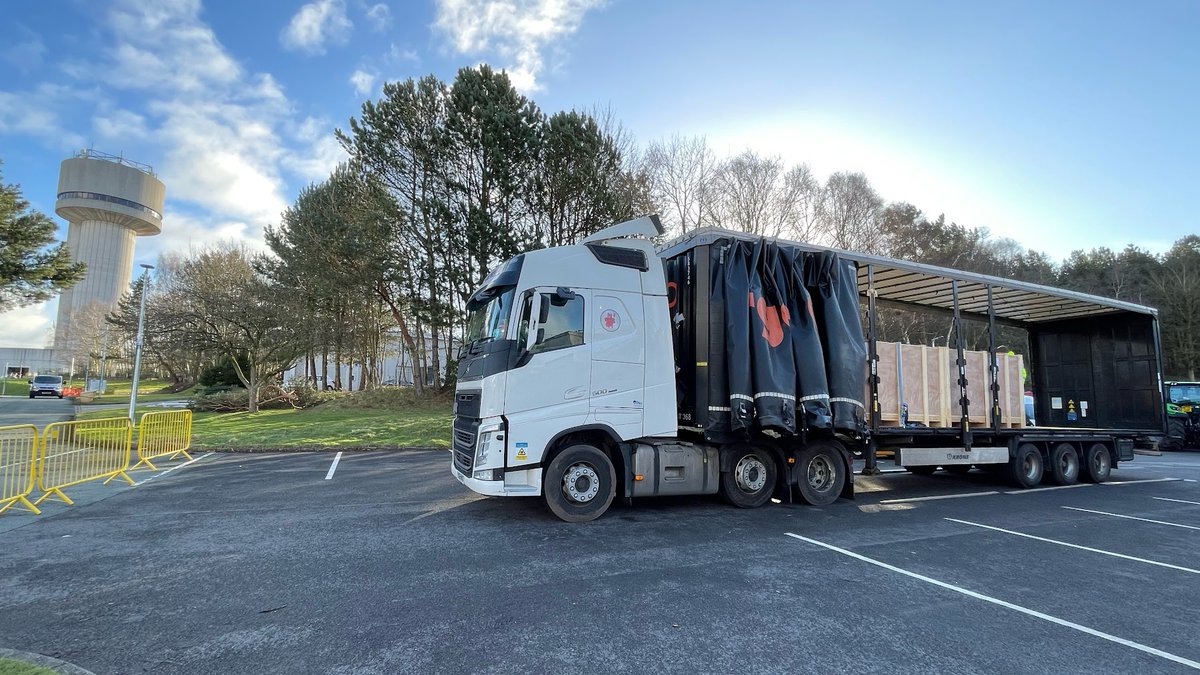 PaulAden's tweet photo. 7 years in the making! @DaresburyLab's final shipment of accelerator modules to @essneutron just left site!! So proud of the fantastic work done by everyone at @STFC_Matters. What an amazing project! #teamscience #engineering #done 👏🥳🇬🇧🇸🇪 https://t.co/p836gi7YC7