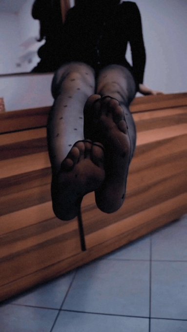 RT if you want me to make more #feet content 🖤 https://t.co/yQTCiEetVD<a href="/tag/feet"class="tags">#feet</a>